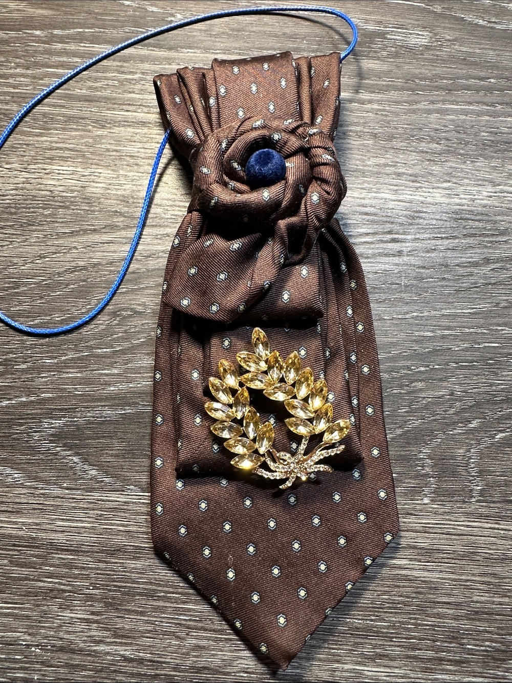 Brown Necklace Tie with Gold Laurel Brooch